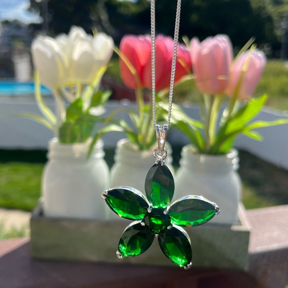 Genuine Spinel Green Gemstone Flower Silver Necklace - Picture 2 of 4